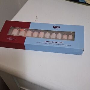 Kleo Press-On Gel Nails- Posh Prosecco